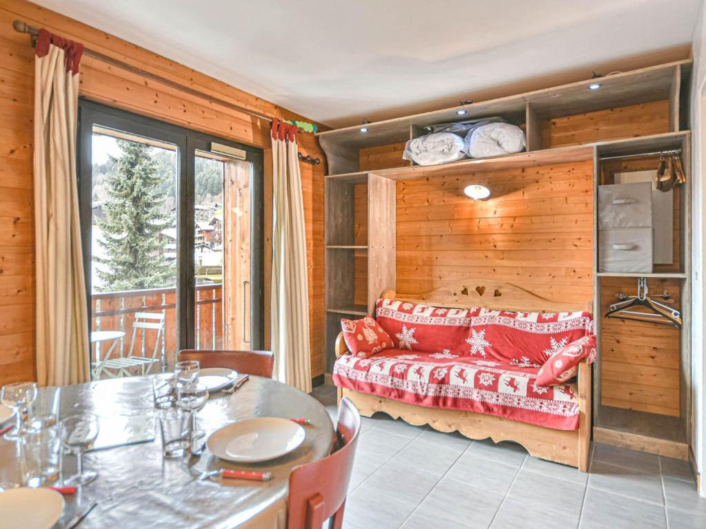Studio cosy centre-village avec balcon, parking, cuisine équipée - FR-1-685-50 - 1