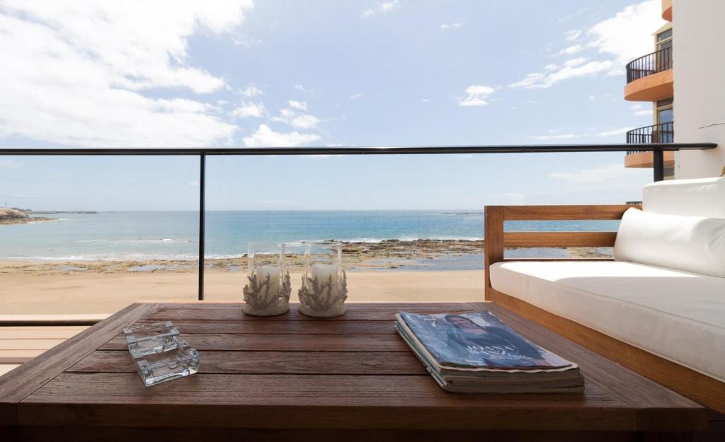 Extra Luxurious Apartment on the Beachfront., Salinetas