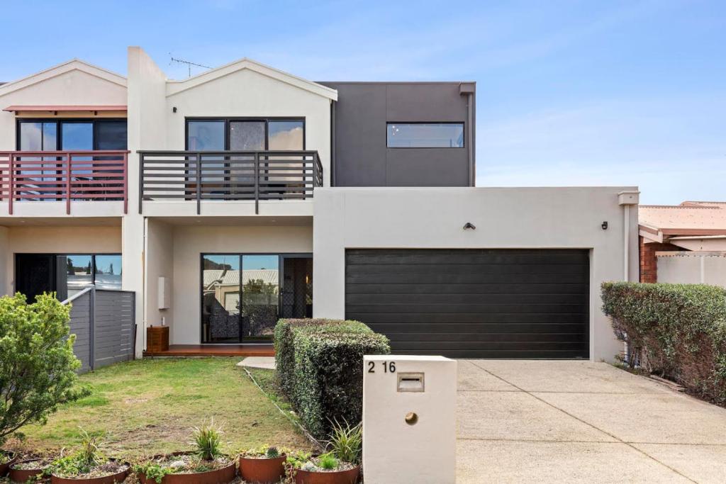 Torquay Tide, Torquay