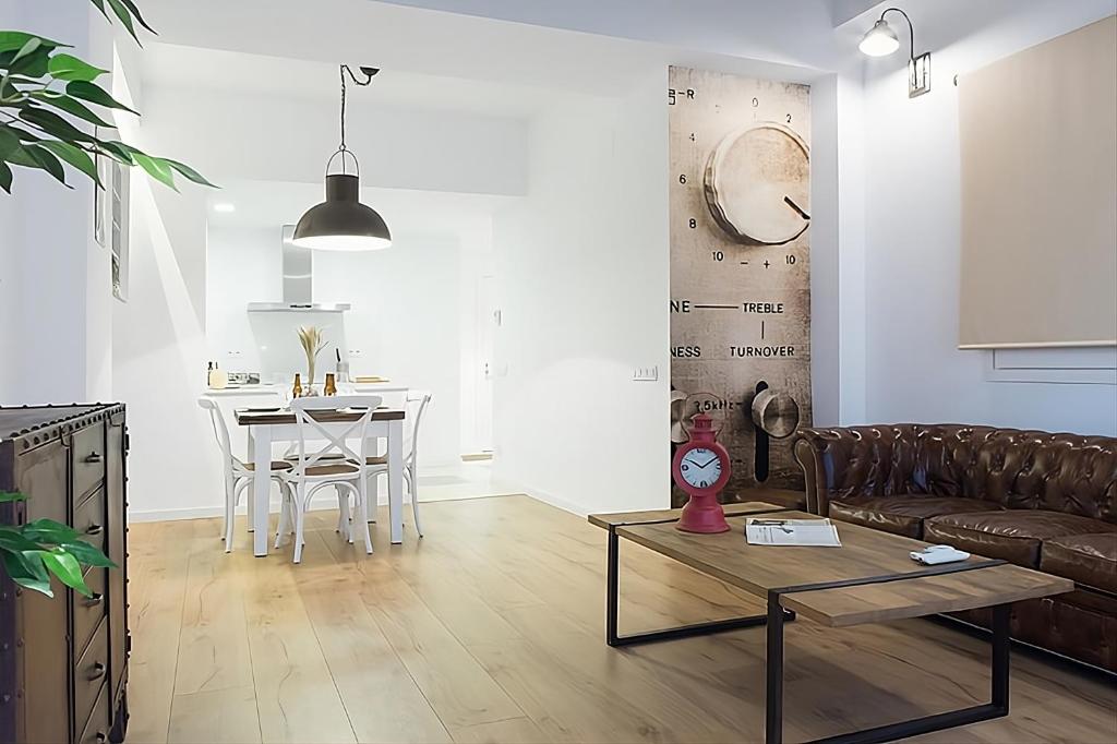Bright Industrial Loft Barcelona Center - 1