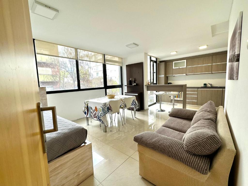 Moderno Dos Ambientes Zona Guemes y Playa Torreon - 1