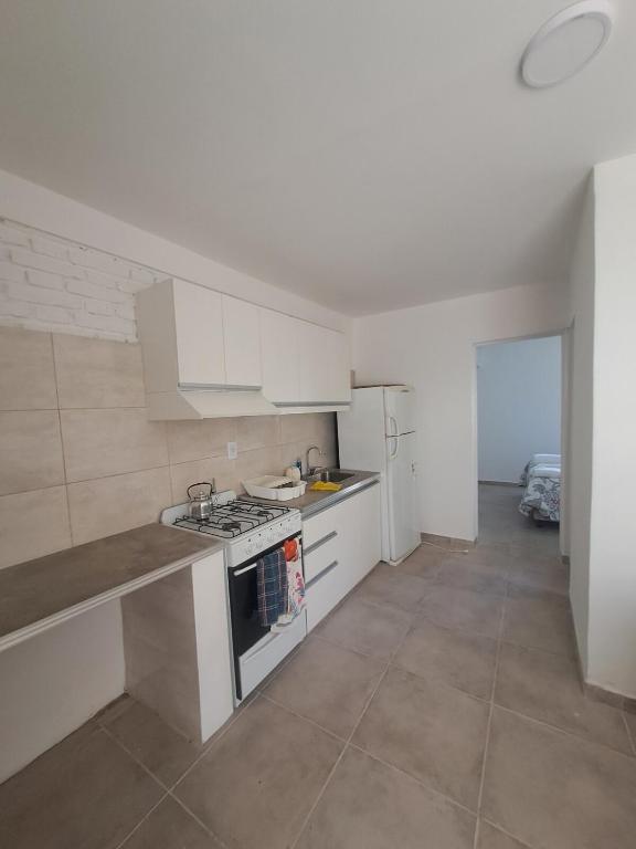 Departamento en Dorrego, cómodo, luminoso y nuevo - 3