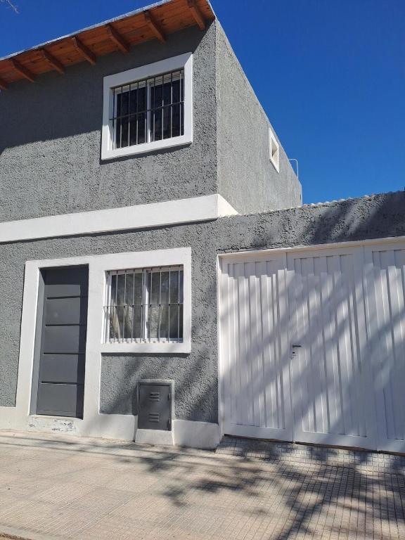 Departamento en Dorrego, cómodo, luminoso y nuevo - 5