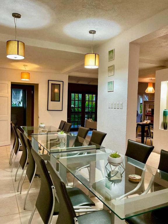 ZenBreak Harbour View 5bd, Saint Michael