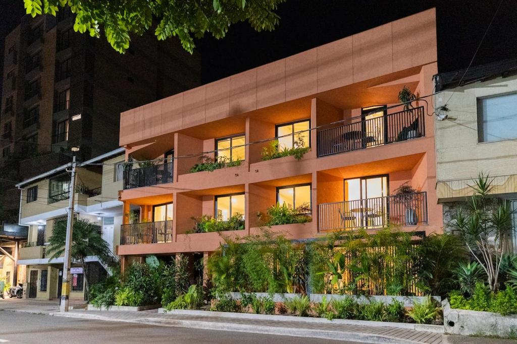 301 Live Local Balcony Loft in Vibrant Laureles area - 2