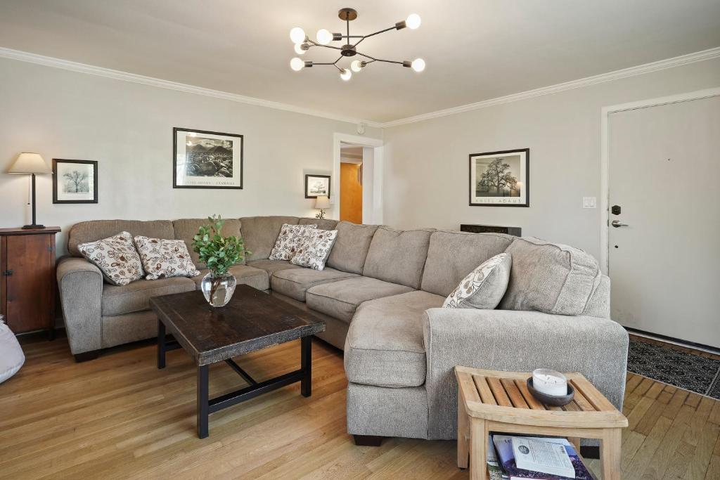 North West Nest 30 Day Minimum home, Bend