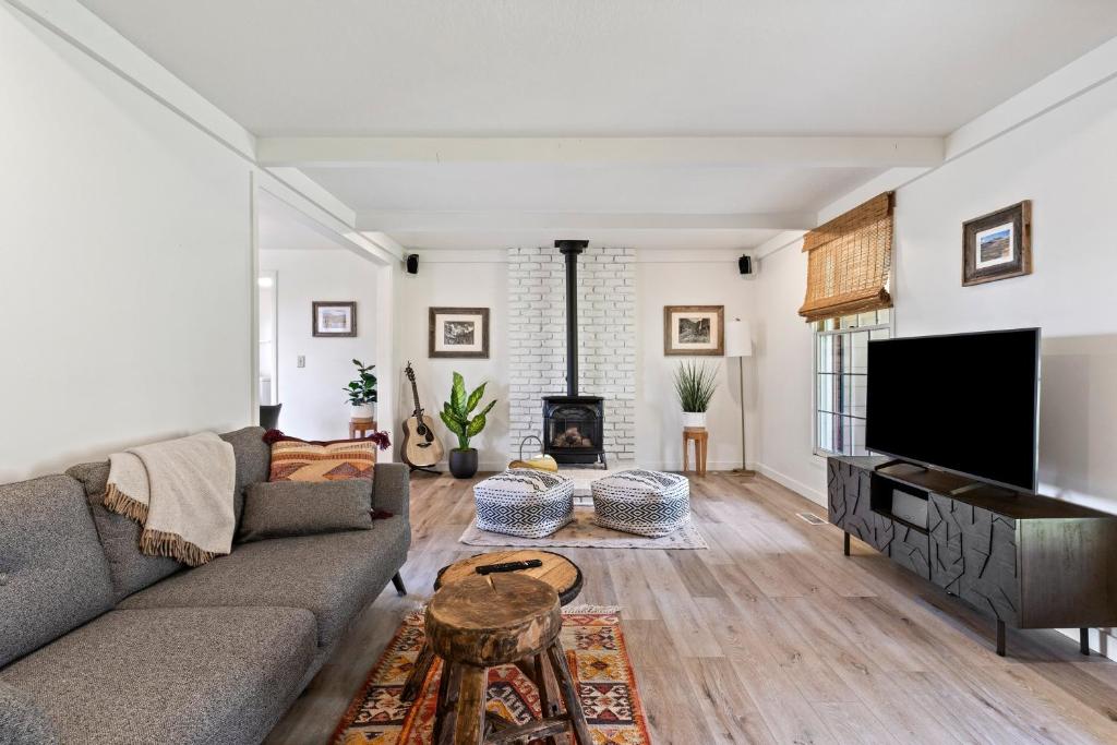 Serenity on 6th 30 Day Minimum home, Bend