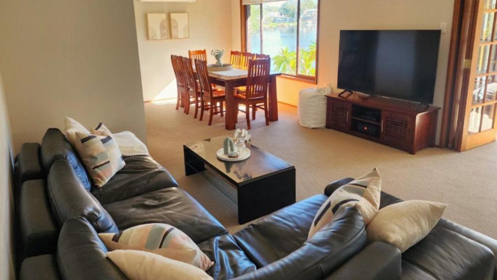 A Slice Of Paradise, Sussex inlet