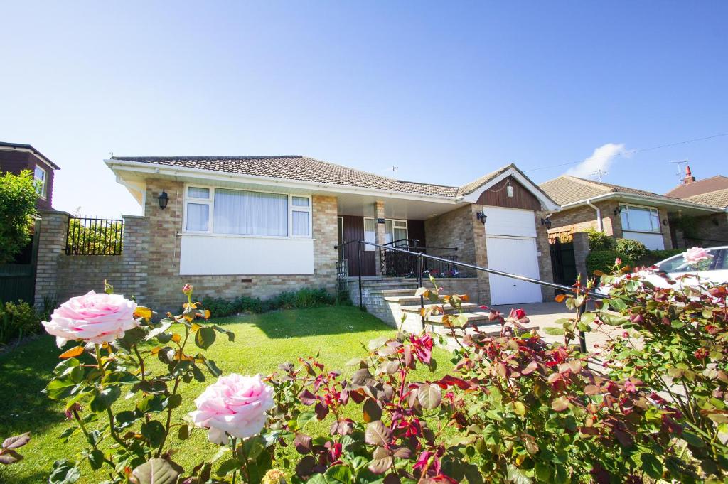 Dean Court Garden in Rottingdean, United Kingdom reviews, price from