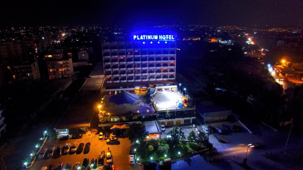 Platinum Hotel photo