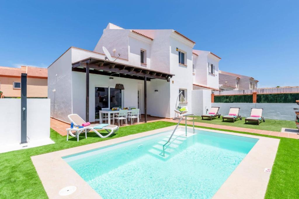 Villa Enrique by Villa Plus - 1