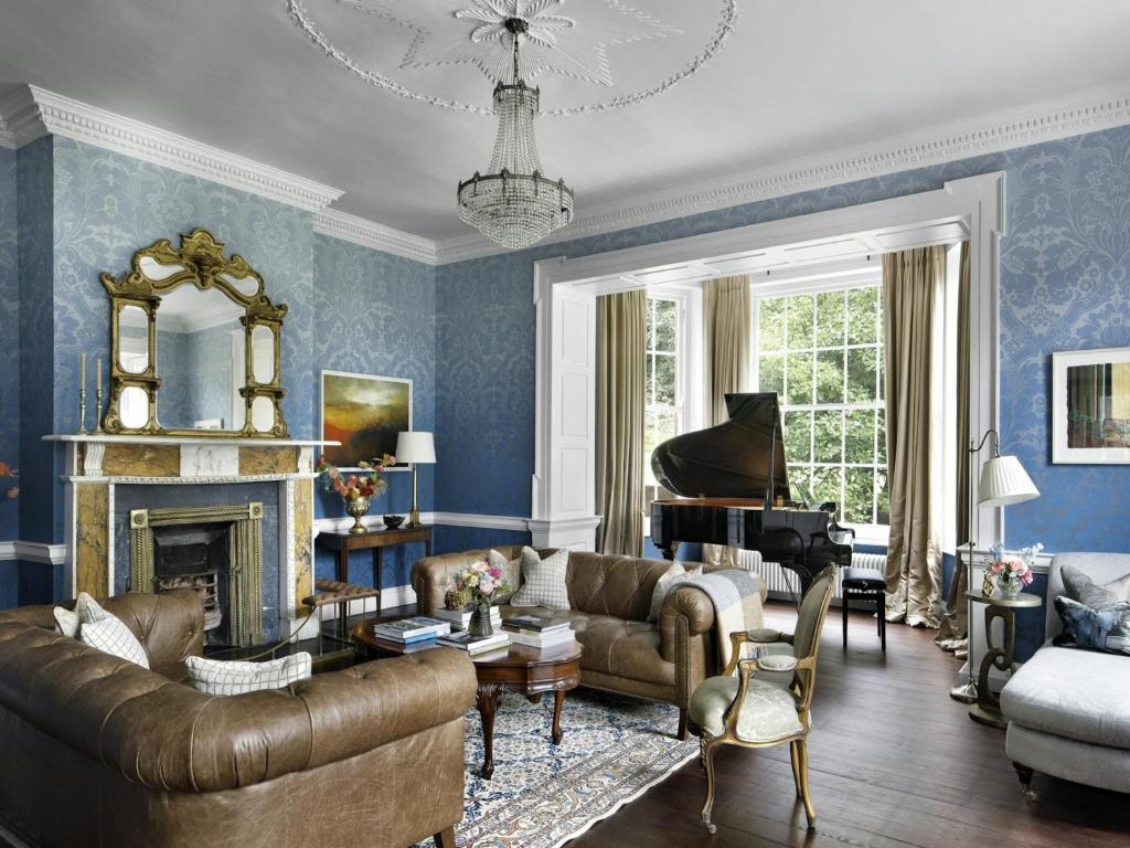 The Zephyr, Edinburgh