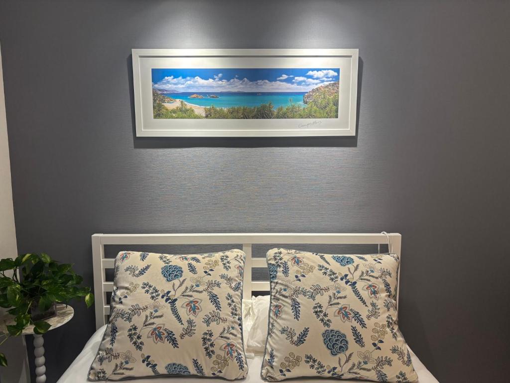 Tokyo Disney Resort 3 minutes by train, along Symbol Road, and plenty of commercial facilities!Free wifi, double bed, Tokio