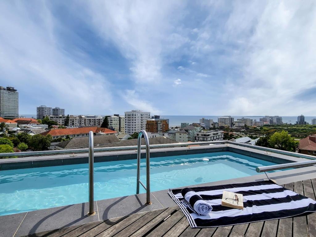 The Honeycomb on S 2 Bedroom Modern, Secure, Central Apartment, Vosburg