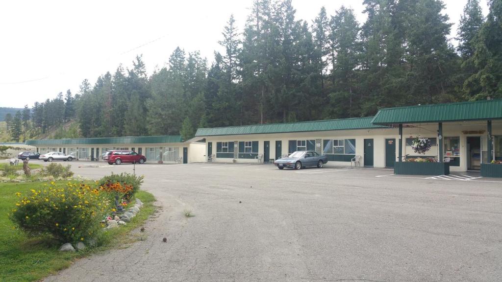 Evergreen Motel photo
