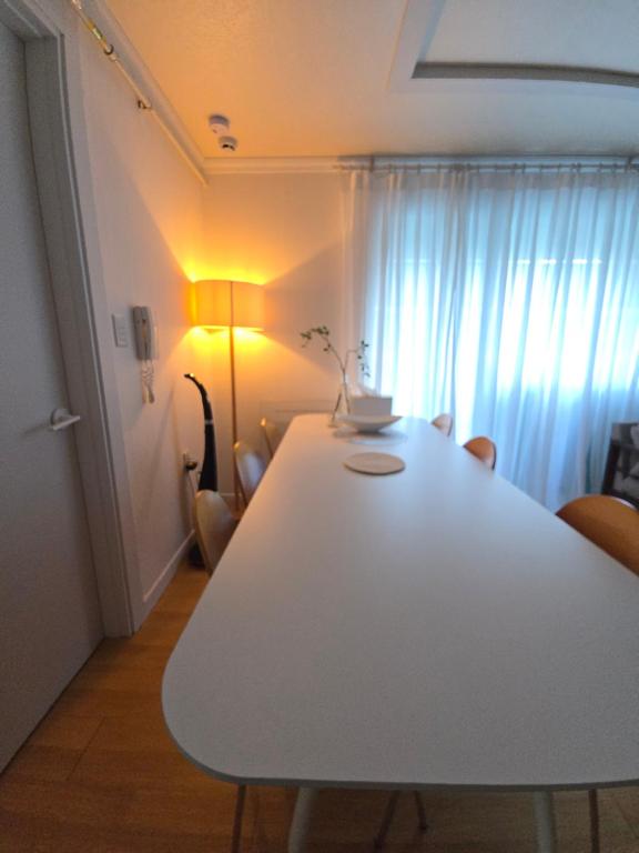 대구 앞산 인근 아파트의 감성 다이닝 공간