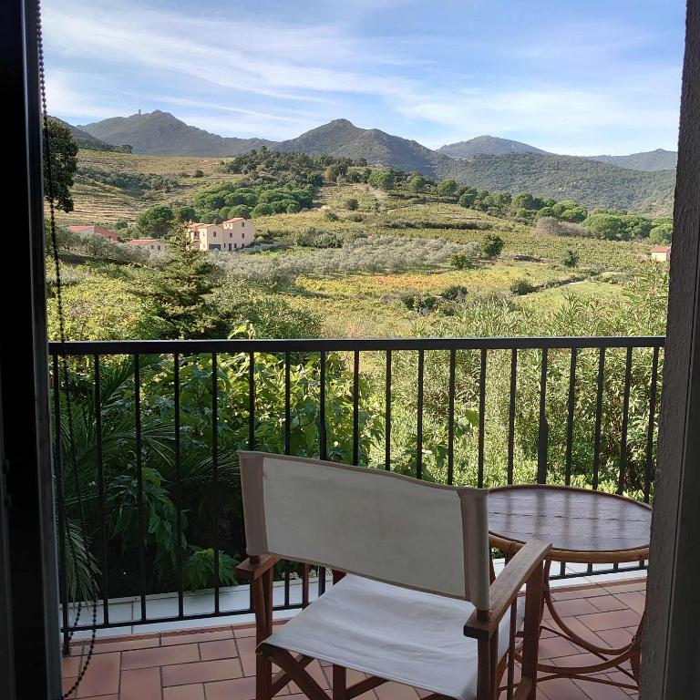 4SOM5- Appartement T2 avec jolie vue sur les collines - 2