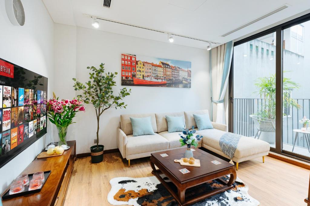 Margaery Boutique Apartment & Skyon9 Rooftop Bar