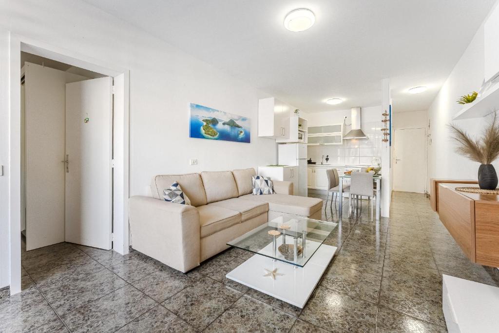 Palia Seaside Escape, Costa del Silencio