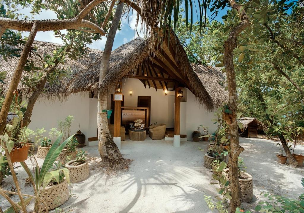 Spa, Makunudu Island Resort in Maldive Islands