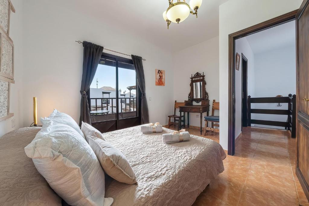 Aretina's Lanzarote Retreat - 3