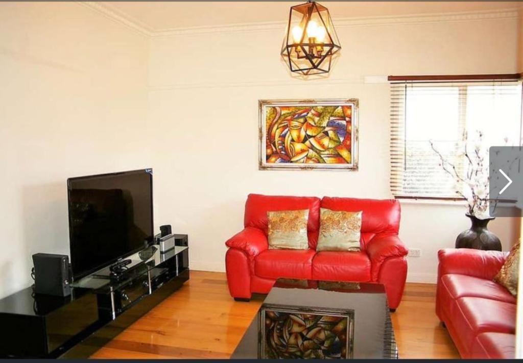 Comfy & Budget-Friendly Home in Balwyn - Quiet & Close to Melbourne CBD, Balwyn
