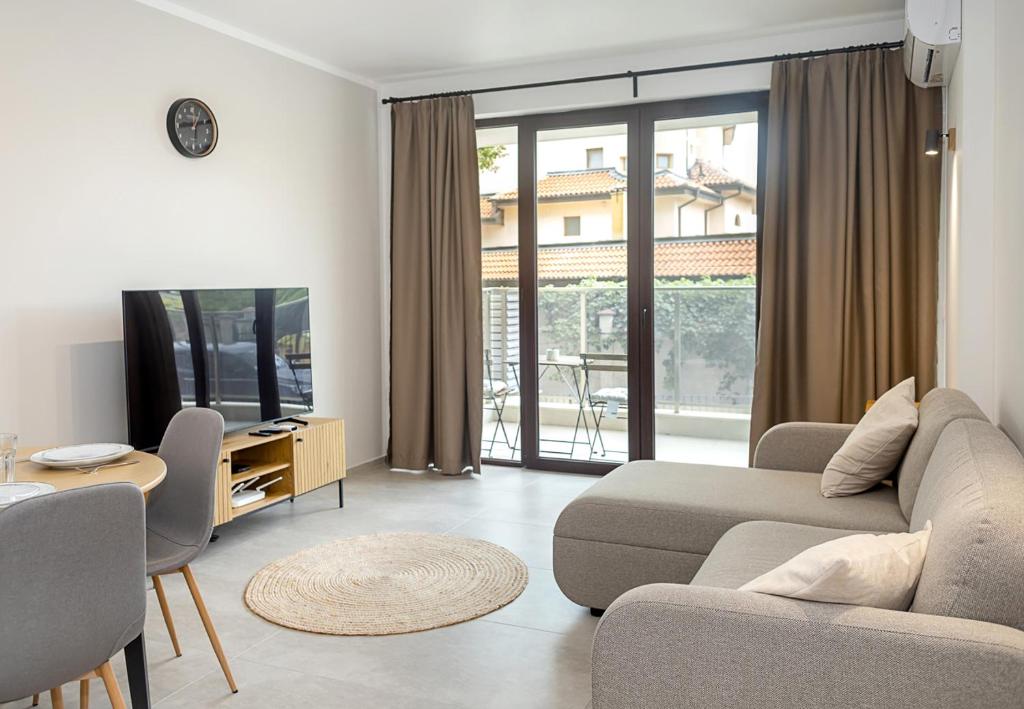 Skyline Varna - Stylish 1BD City Apartment by Flat Mаnаger, Varna