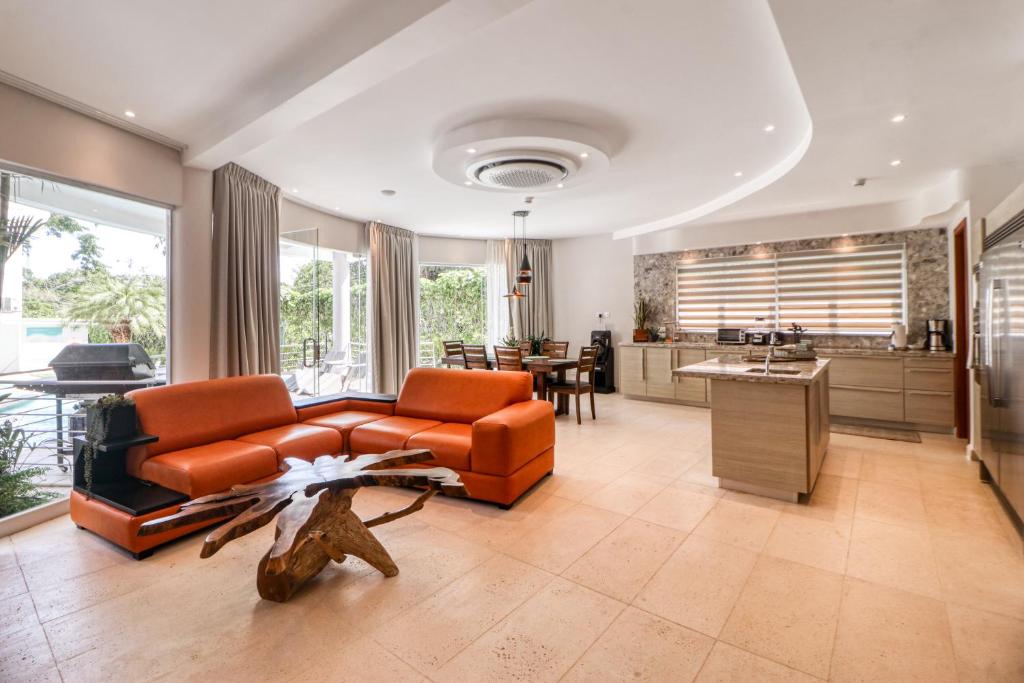 Hermosa Wave F1, Playa Hermosa