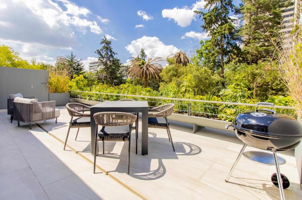 Capitalia Luxury PH W Terrace - 2