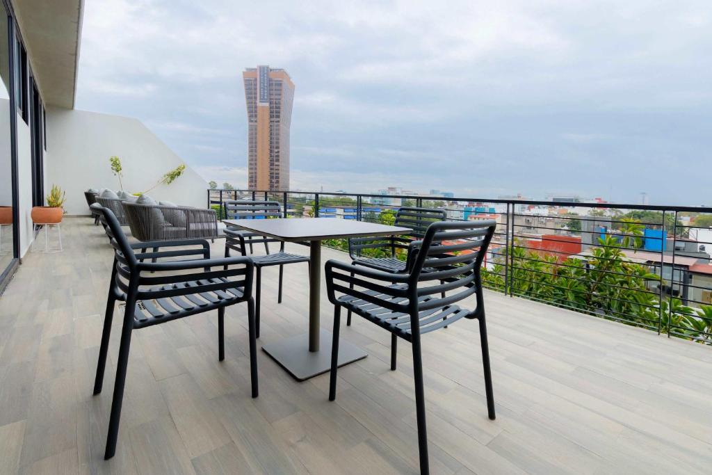 Capitalia Terrace Views for Every Mood Gym - 4