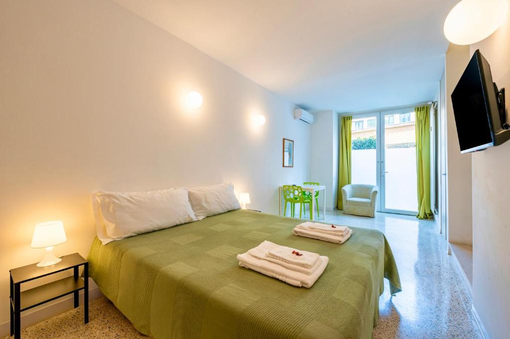 Minimal Apartment Navigli - 1