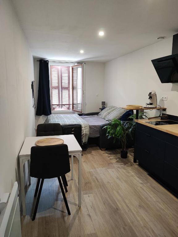 Studio à 150m du village - 2