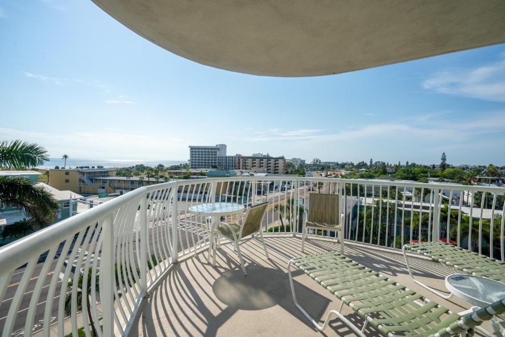 Sunset Sands from Oasis Getaways, St Pete Beach