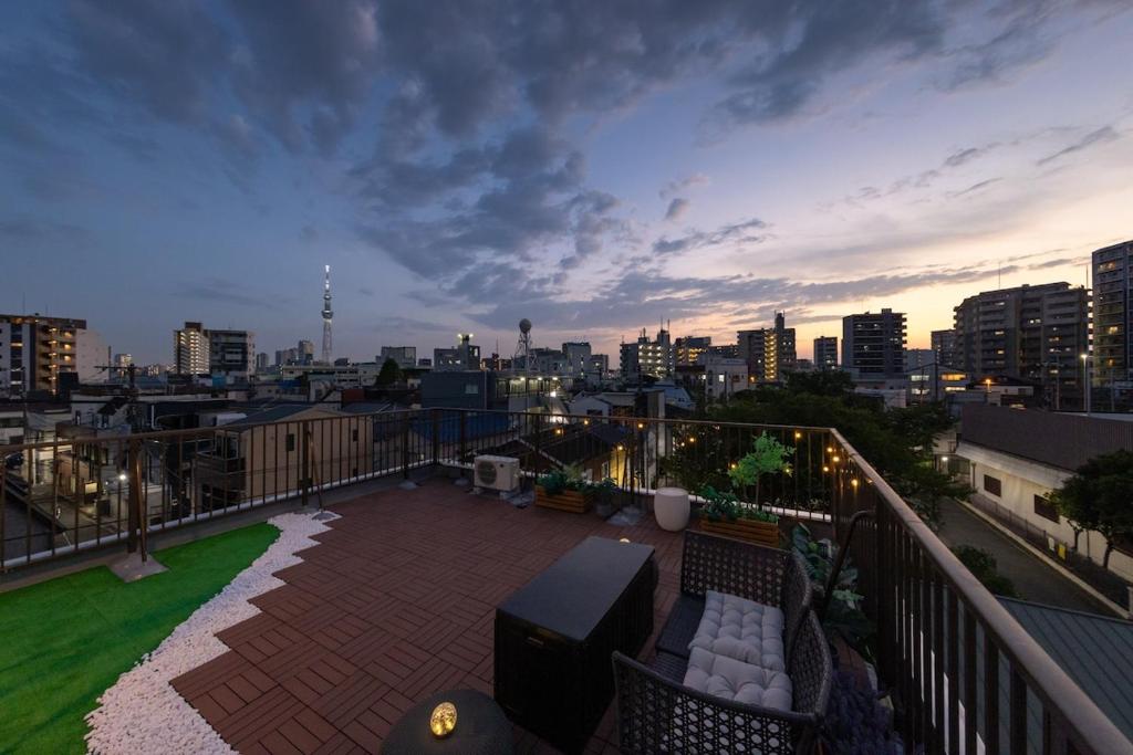Sakuraya 2 77m 2LDK 8 minutes to Hirokoji Station, Tokio