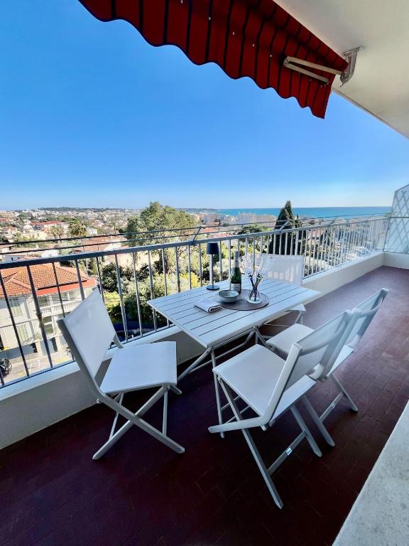 Superb top floor, sea and mountain view - 3