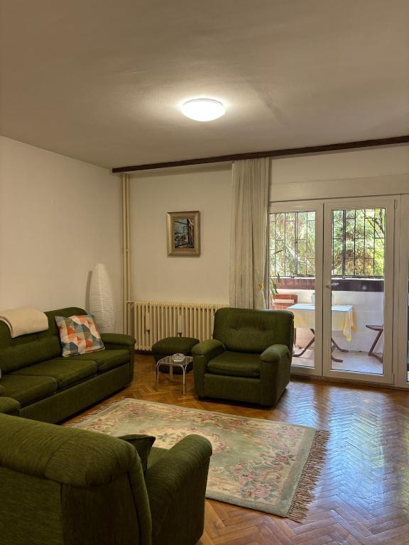Spacious Apartment in Banovo Brdo, Bělehrad