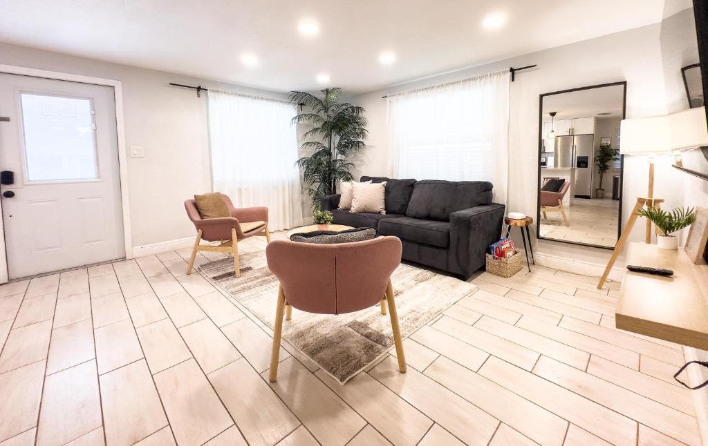 Chic & Stylish House In Tampa Ybor&busch, Tampa