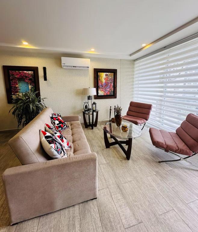 1 bedroom luxury apartment with private jaccuzi - 2