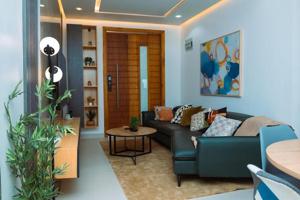 Bigchillstruth Apt, Akra