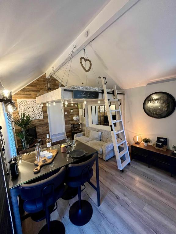 Le Perchoir  Une nuit suspendu dans le temps, Chessy