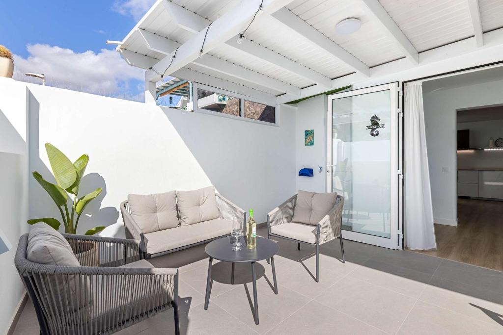 Ferlen House Ocean Breeze Retreat in Playa Honda - 1