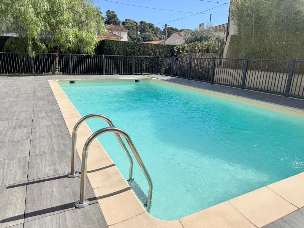 T2 - piscine - garage privé - 5 min de Cannes - 5