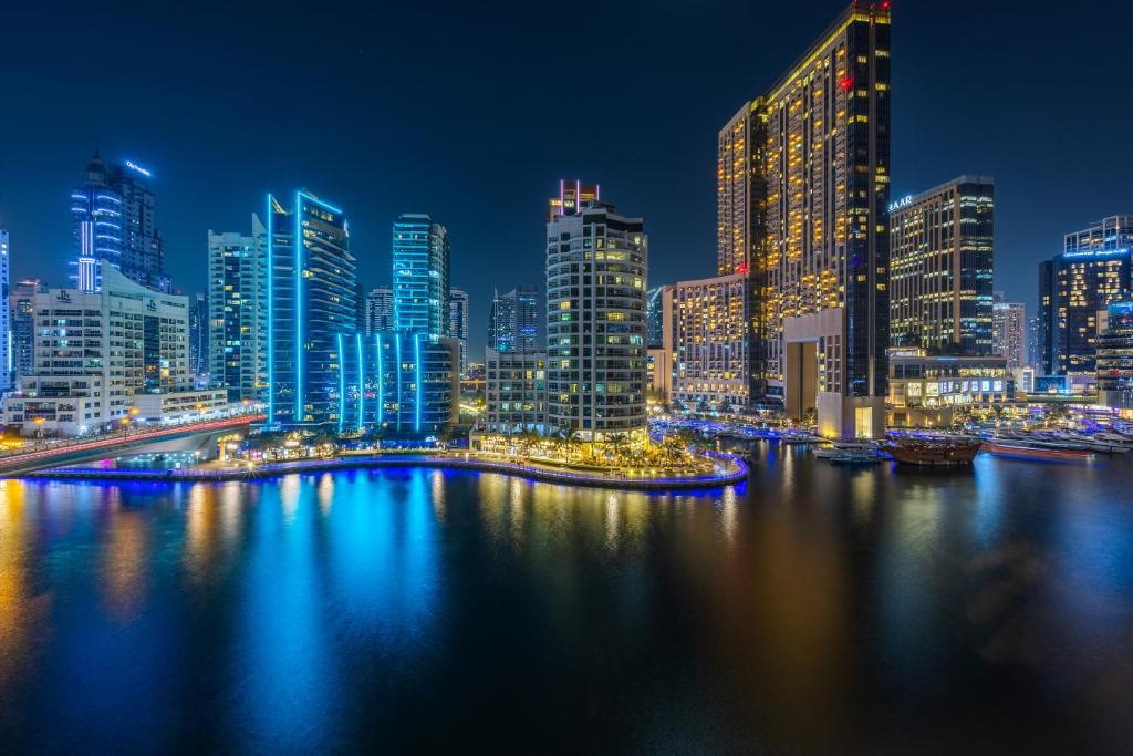 ShoresInn -Waterfront Bliss in Dubai Marina, Dubaj