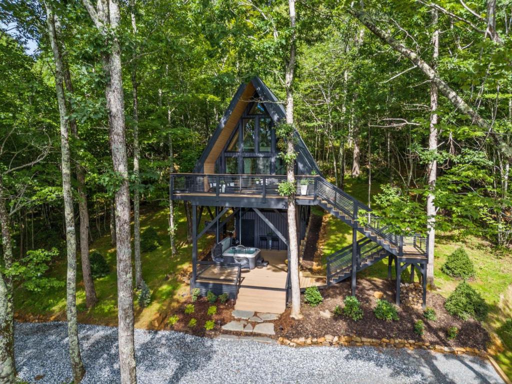 Alpine A-Frame at Calm Ridge Treehouses, Boone
