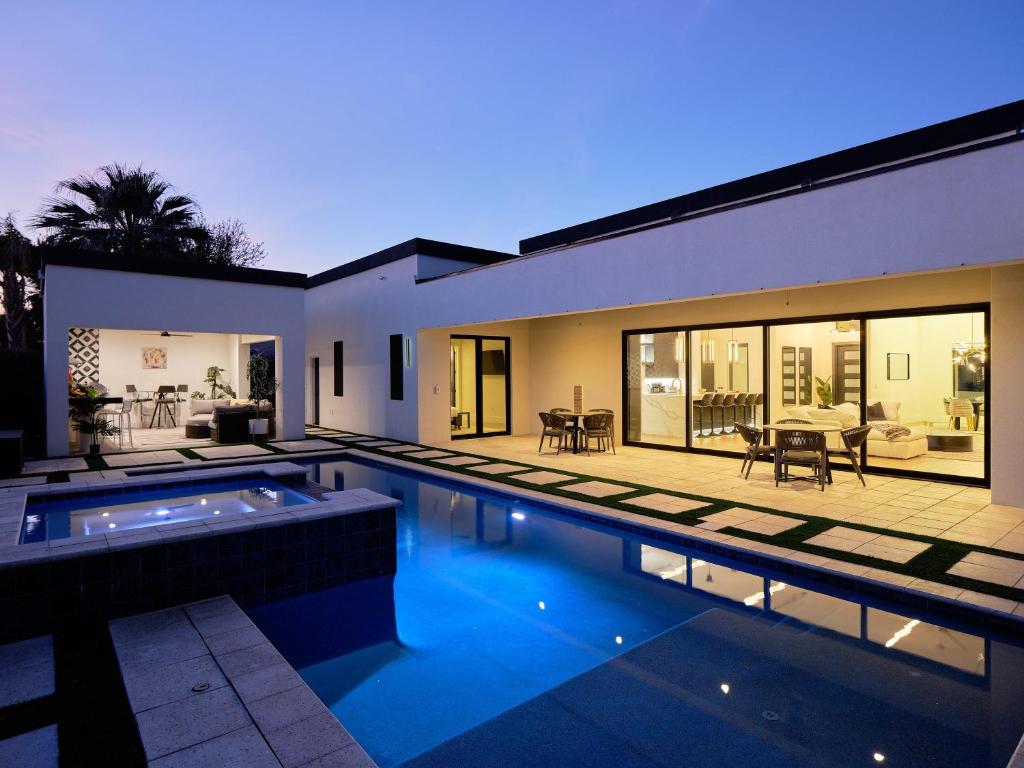 Havana - Walk to Old Town - Heated Pool & Spa, Scottsdale