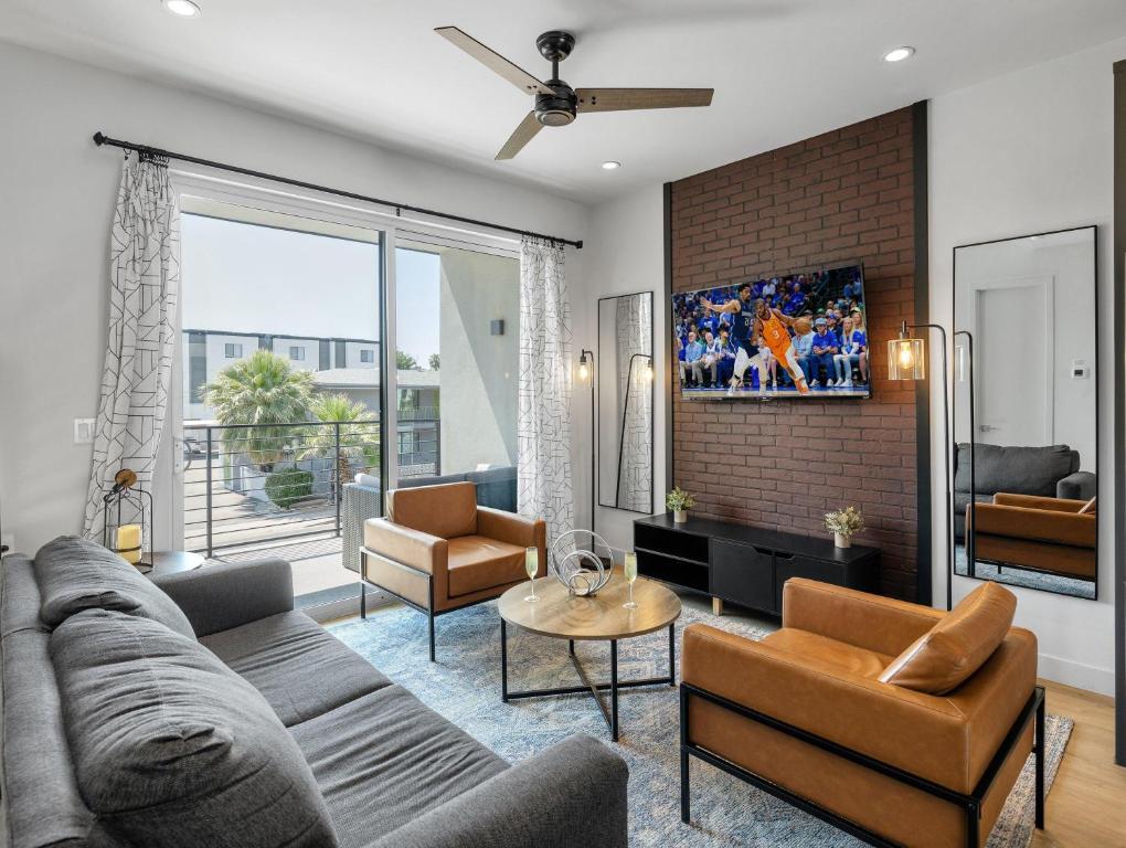 Horizon - 2 Units - Jacuzzi - Private Balconies, Scottsdale