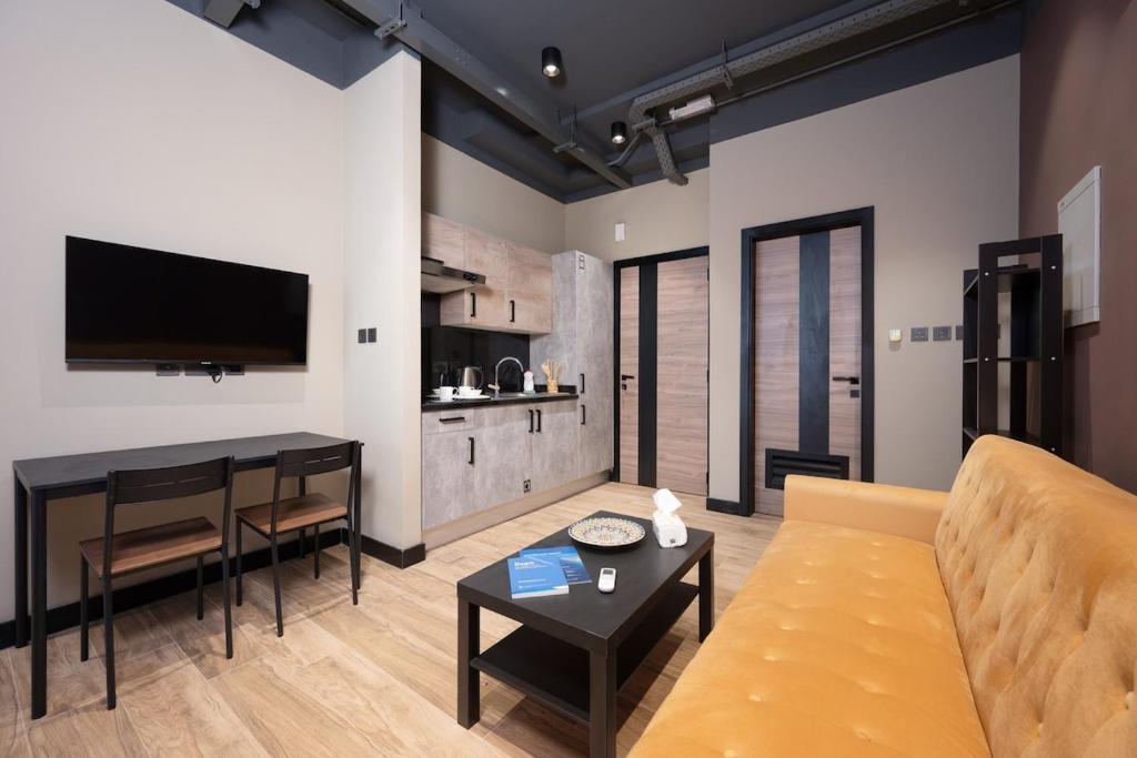 Elegant space Studio by Spacey Duqm 82, Dakm