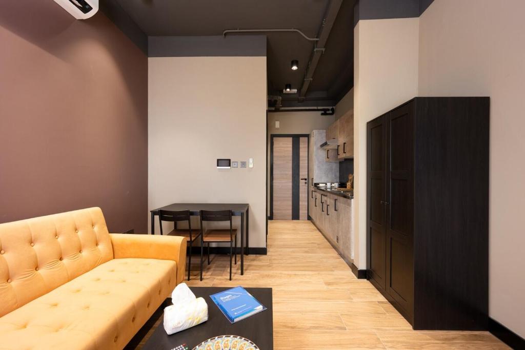 Work meets comfort Studio by Spacey Duqm 78, Дукм