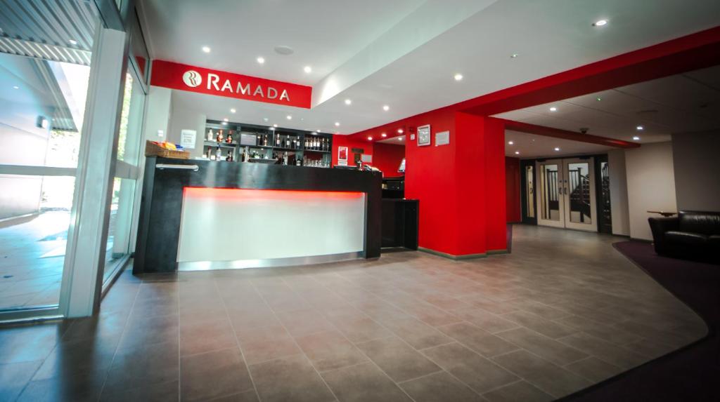 ラマダ バイ ウィンダム サウス ミムス M25 (Ramada by Wyndham South Mimms M25) フロント・ロビー