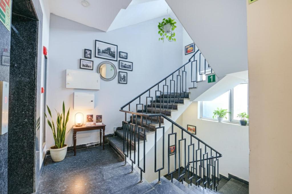 フロント・ロビー